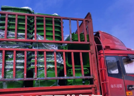 一批專為山東東營市定制的240升環(huán)衛(wèi)垃圾桶正式交付使用